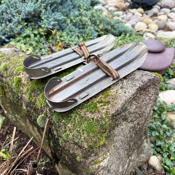 Antique Winter Snowshoes Snow Shoes Metal Cabin Lodge Decor Rustic Display 10”. - Picture 1 of 10